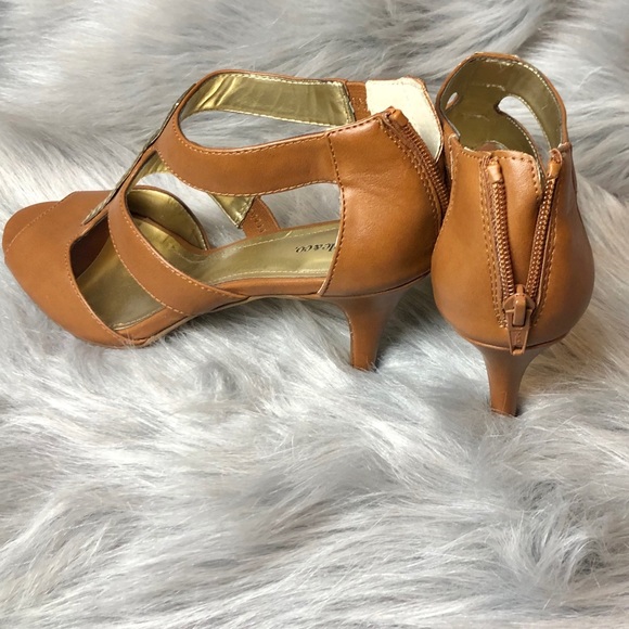 Style & co size 6 1/2 tan brown sandals heels - Picture 6 of 8